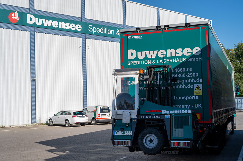 Transporte mit Mitnahmestapler bei Spedition Duwensee
