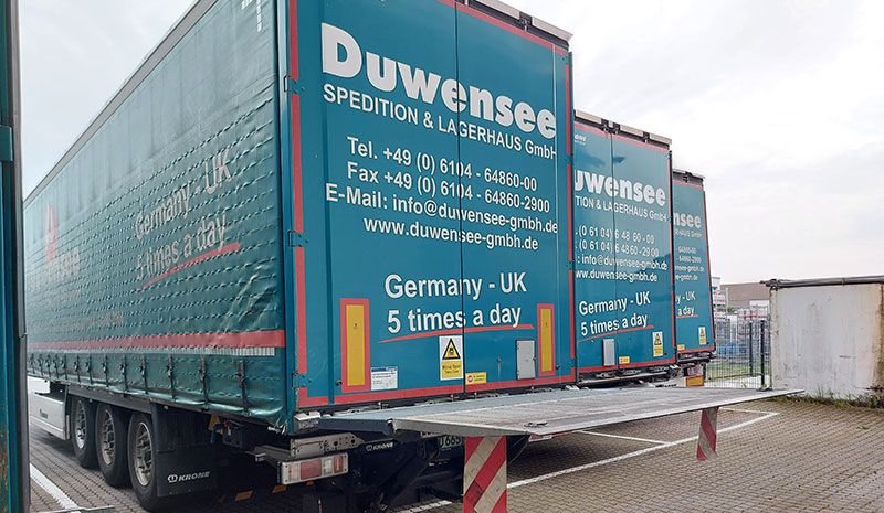 Shipping agency Standard Tautliner with lifting platform - Duwensee Spedition & Lagerhaus GmbH