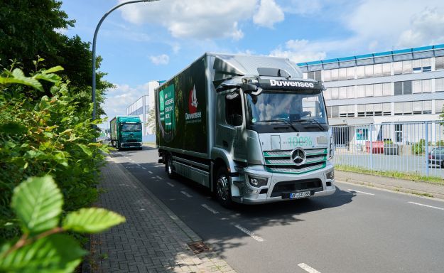 Unsere E-Fahrzeuge im Praxiseinsatz - Nachhaltige Transporte bei Spedition & Lagerhaus Duwensee 